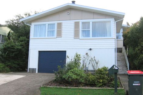 Photo of property in 4 Shrimpton Way, Newlands, Wellington, 6037