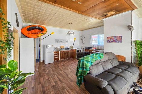 Photo of property in 32 Cobden Street, Westport, 7825