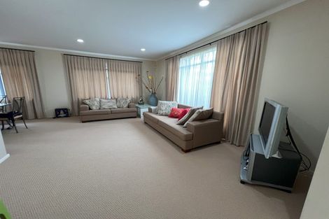 Photo of property in 8 Glanmire Place, Flat Bush, Auckland, 2016