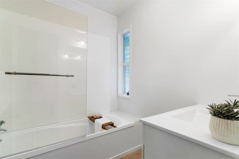 Photo of property in 26a Exmouth Road, Northcote, Auckland, 0627