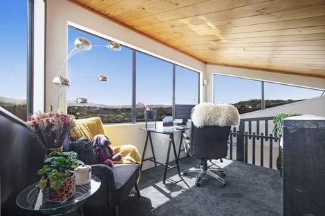 Photo of property in 20 Shackle Lane, Whitby, Porirua, 5024