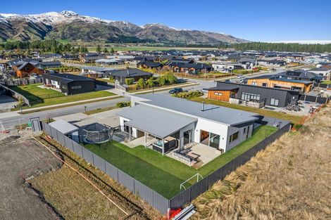 Photo of property in 16 Isthmus Place, Lake Hawea, Wanaka, 9382