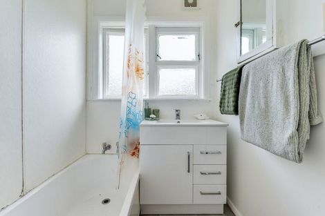 Photo of property in 15 Allenby Street, Bader, Hamilton, 3206