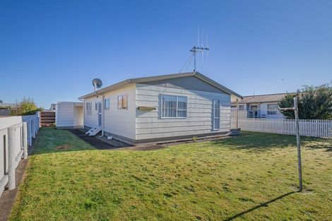 Photo of property in 8a Nikau Street, Levin, 5510