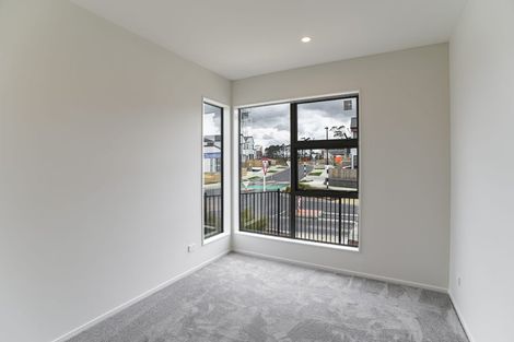 Photo of property in 17 Puwha Street, Massey, Auckland, 0614