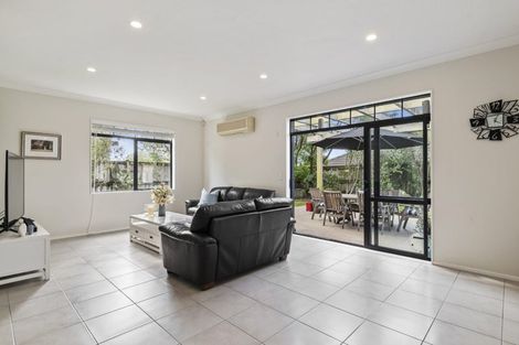 Photo of property in 29 Laurel Oak Drive, Schnapper Rock, Auckland, 0632