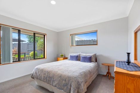 Photo of property in 2 Burnt Oak Drive, Pyes Pa, Tauranga, 3112