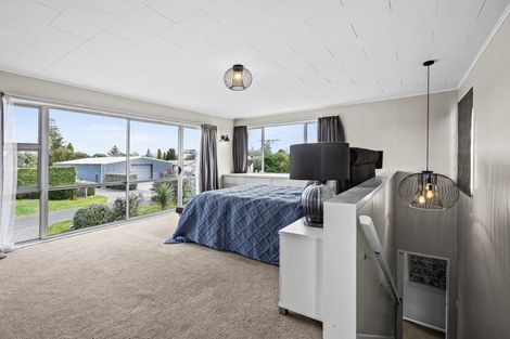 Photo of property in 37 Pitt Street, Clive, 4102