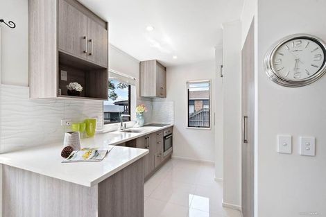 Photo of property in 2/14 Roberts Road, Te Atatu South, Auckland, 0610