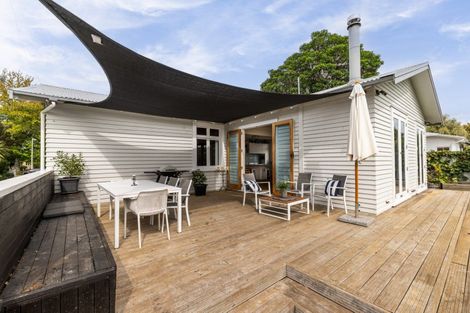 Photo of property in 34 Bowling Road, Greenmeadows, Napier, 4112