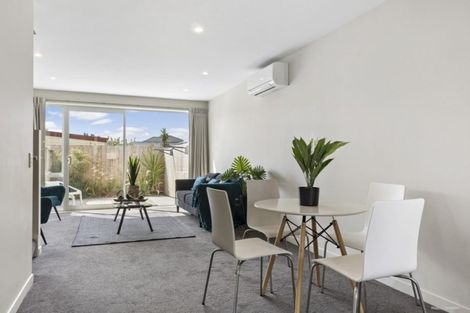 Photo of property in 2u6 Stone Street, Miramar, Wellington, 6022
