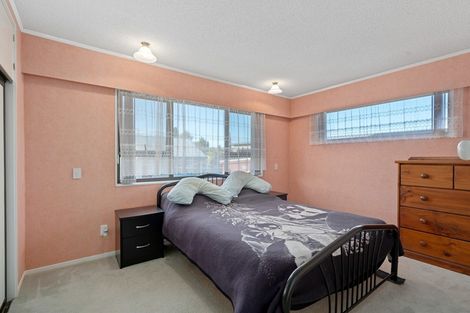 Photo of property in 2 Ngahere Street, Inglewood, 4330