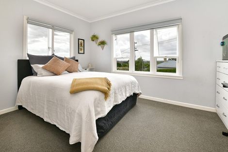 Photo of property in 7 Karaka Street, Helensville, 0800