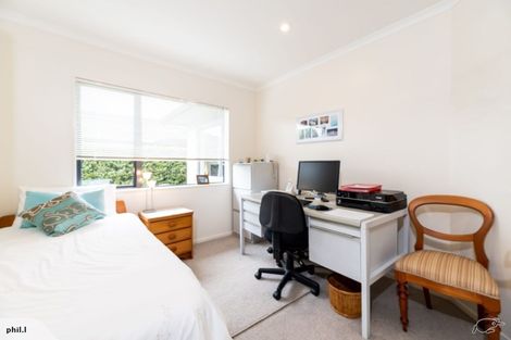 Photo of property in Waimanu Bay Village, 13/1 Piriti Drive, Te Atatu Peninsula, Auckland, 0610