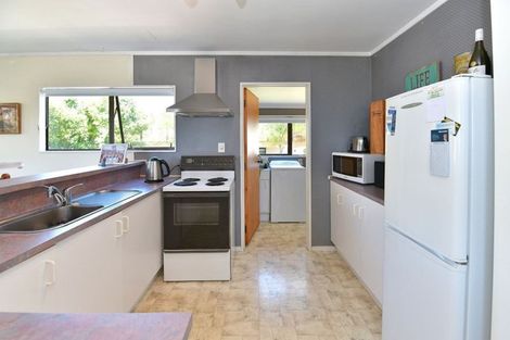 Photo of property in 23b Holiday Road, Stanmore Bay, Whangaparaoa, 0932