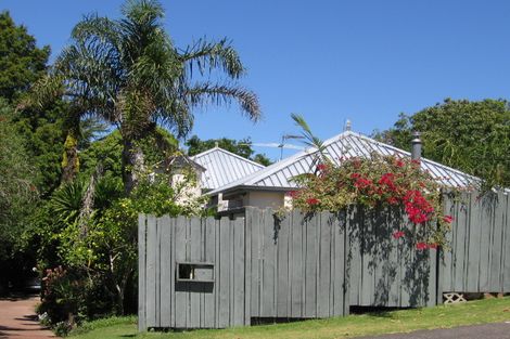 Photo of property in 3 Lysander Crescent, Beach Haven, Auckland, 0626
