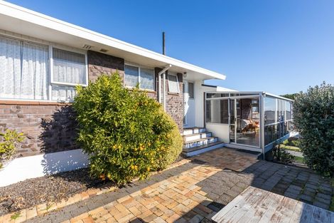 Photo of property in 9 Fairfax Terrace, Frankleigh Park, New Plymouth, 4310