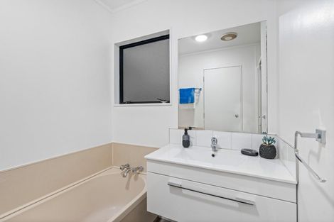 Photo of property in 5 Posa Avenue, Henderson, Auckland, 0612