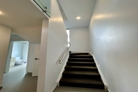 Photo of property in 40d Reeves Road, Pakuranga, Auckland, 2010