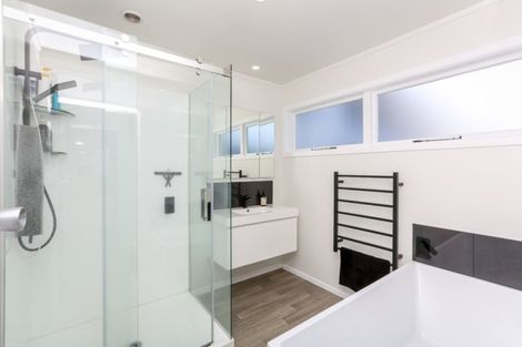 Photo of property in 24 Tukapa Street, Westown, New Plymouth, 4310