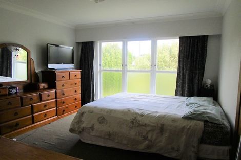 Photo of property in 28 King Edward Avenue, Papakura, 2110