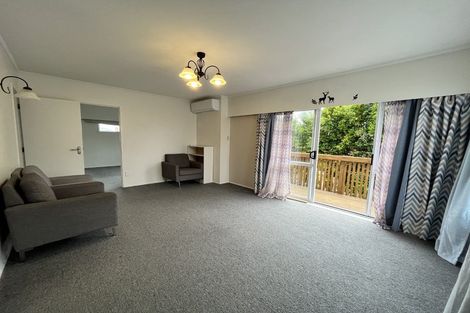 Photo of property in 1/58 Manuka Road, Glenfield, Auckland, 0629