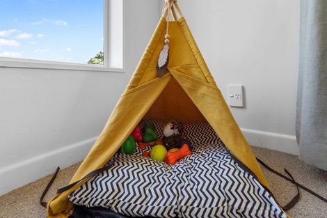 Photo of property in 4 Crownhill Street, Spotswood, New Plymouth, 4310