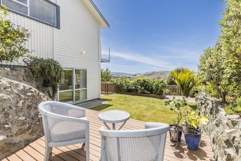 Photo of property in 85 Kahu Road, Paremata, Porirua, 5024