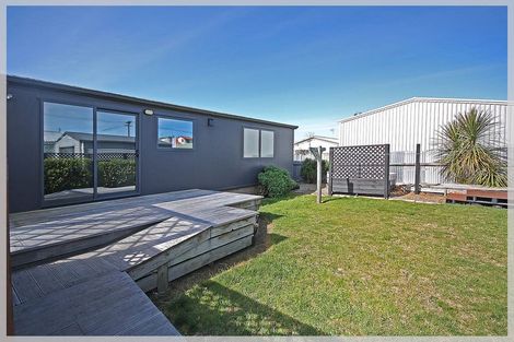 Photo of property in 15a Roore Street, Foxton Beach, Foxton, 4815