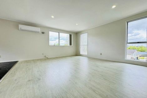 Photo of property in 26 Clyma Place, Massey, Auckland, 0614