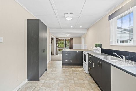 Photo of property in 5 Rangatira Road, Hunterville, 4730