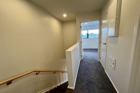 Photo of property in 10/506 Glenfield Road, Bayview, Auckland, 0629