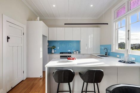 Photo of property in 54 Wairoa Road, Narrow Neck, Auckland, 0624