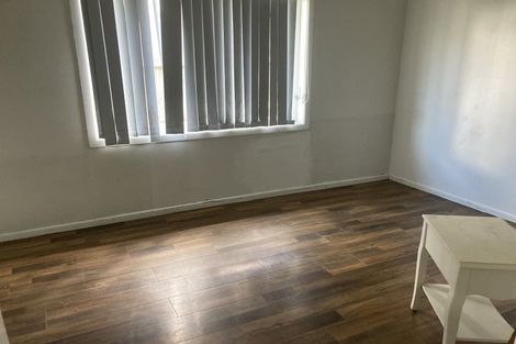 Photo of property in 2/51 Jillteresa Crescent, Half Moon Bay, Auckland, 2012