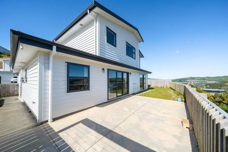 Photo of property in 9 Antigua Way, Grenada Village, Wellington, 6037