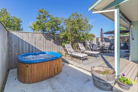 Photo of property in 22 Kent Avenue, Waitarere Beach, Levin, 5510