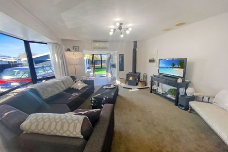 Photo of property in 11 Penelope Place, Casebrook, Christchurch, 8051