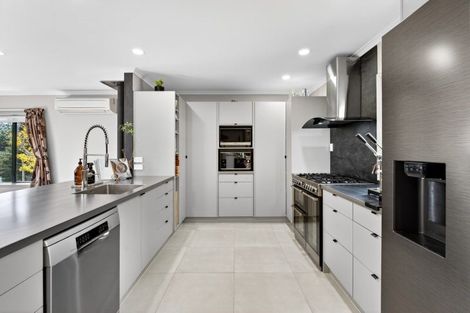 Photo of property in 16 Awarua Crescent, Havelock North, 4130