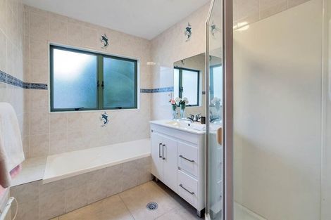 Photo of property in 81 Garton Drive, Massey, Auckland, 0614