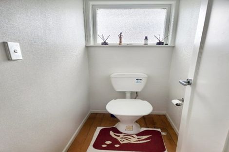 Photo of property in 9 Trosk Place, Waiuku, 2123