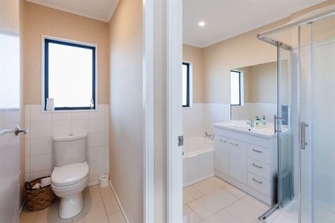 Photo of property in 12 Lydia Place, Kelvin Grove, Palmerston North, 4414
