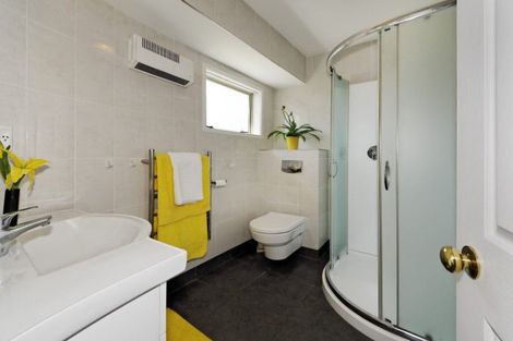 Photo of property in 21 Suncrest Drive, West Harbour, Auckland, 0618