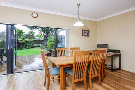 Photo of property in 20 Oratia Drive, Glen Eden, Auckland, 0602