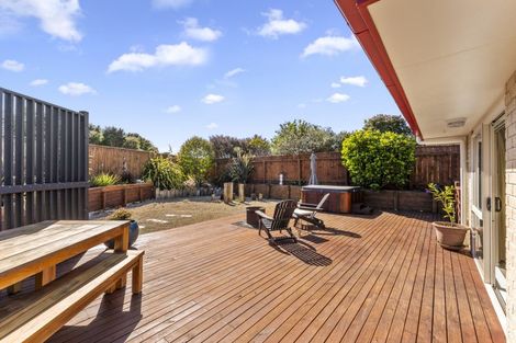 Photo of property in 15 Fytfield Place, Paraparaumu, 5032