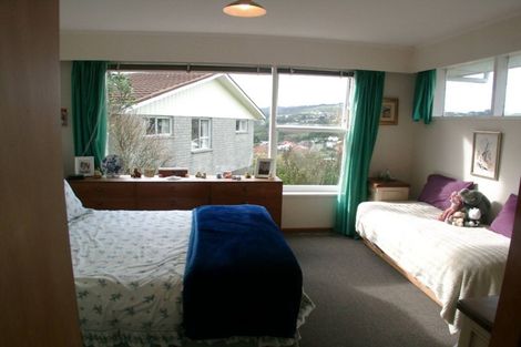 Photo of property in 44 Churton Drive, Churton Park, Wellington, 6037