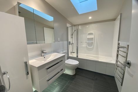 Photo of property in 61u5 Black Rock Road, Newlands, Wellington, 6037