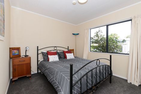 Photo of property in 28 Peppertree Glade, Kelvin Grove, Palmerston North, 4414
