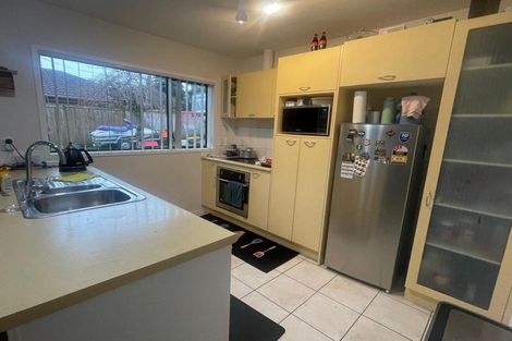 Photo of property in 64 Sandwick Drive, Weymouth, Auckland, 2103