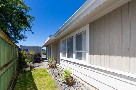 Photo of property in 72 Avondale Road, Taradale, Napier, 4112