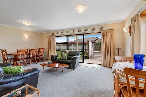 Photo of property in 5 Pengelly Place, Parakai, 0830